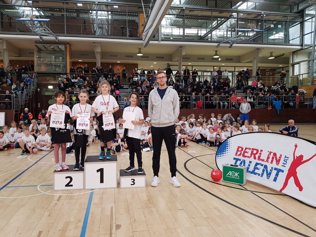 Siegerehrung Leichtathletik Mädchen Friedrichshain-Kreuzberg