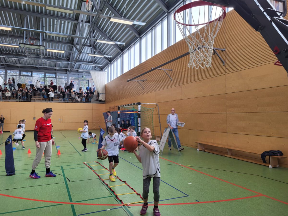Neukölln: Die Station der Sportart Basketball