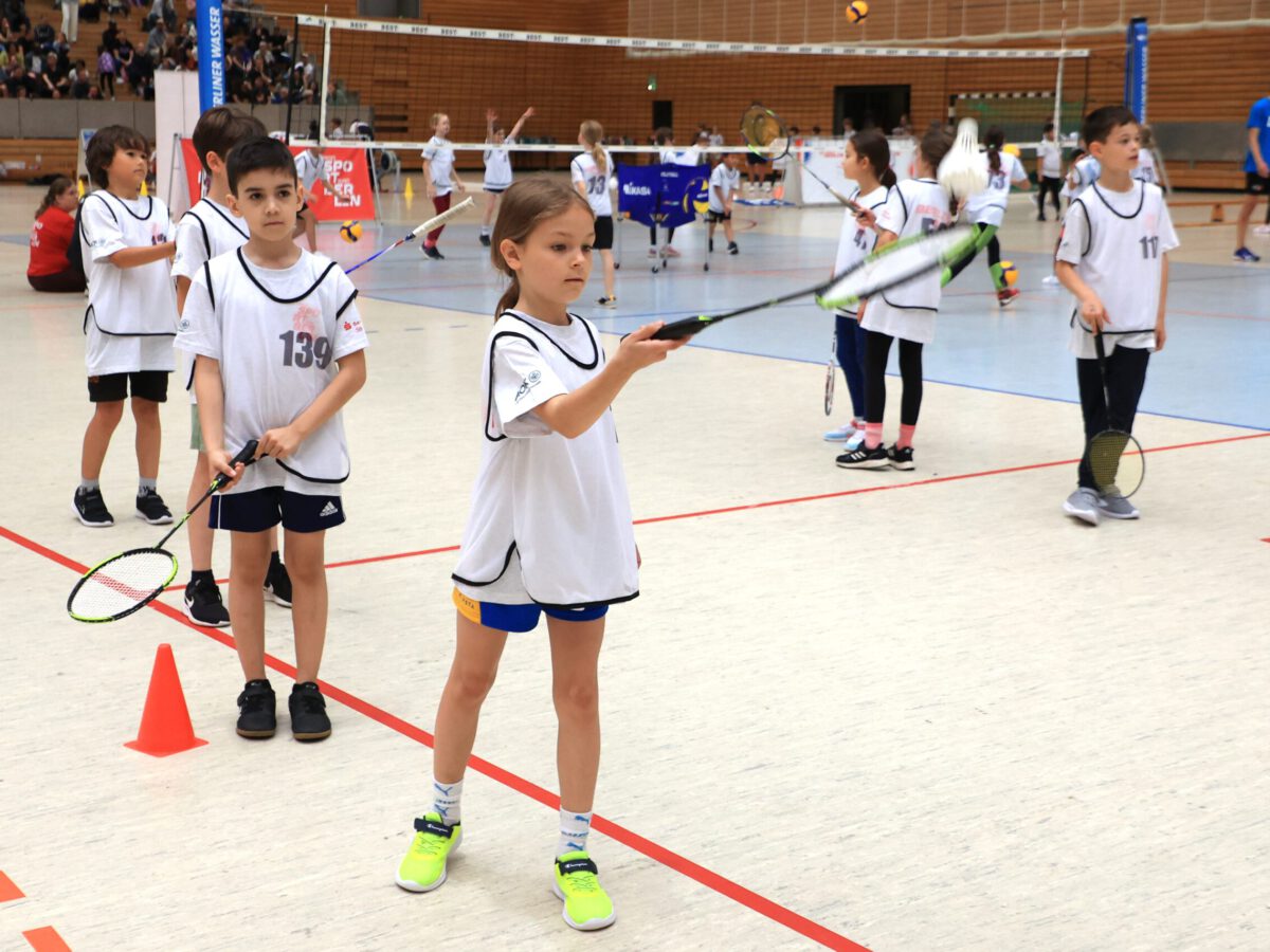Zuspiel beim Badminton Foto: Juergen Engler