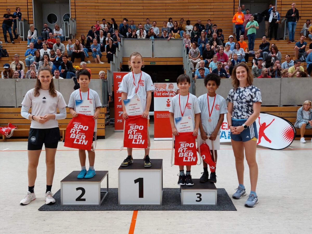 Siegerehrung der Jungen im Leichtathletik