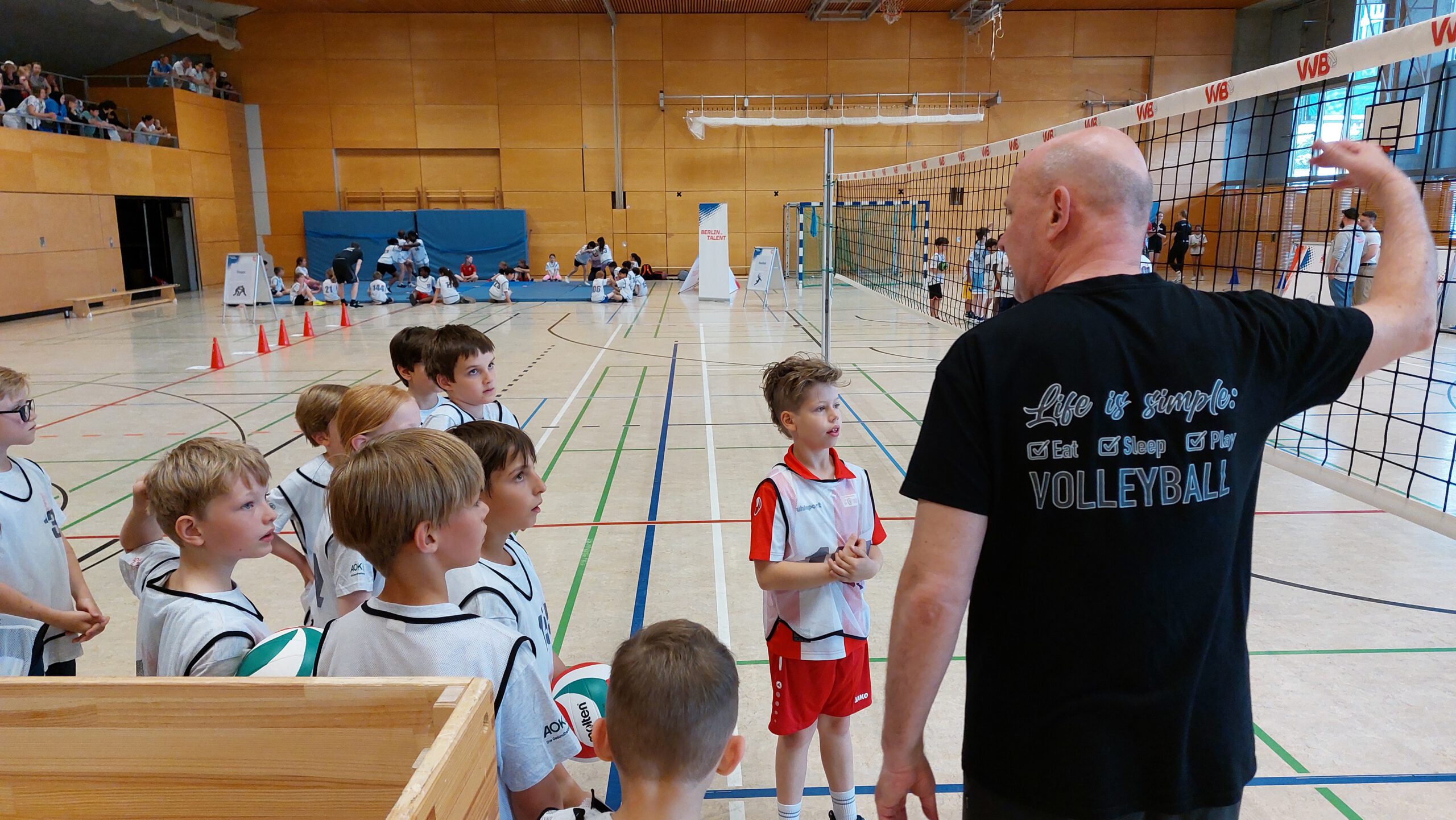 Volleyball: Einführung in die Übung am Netz