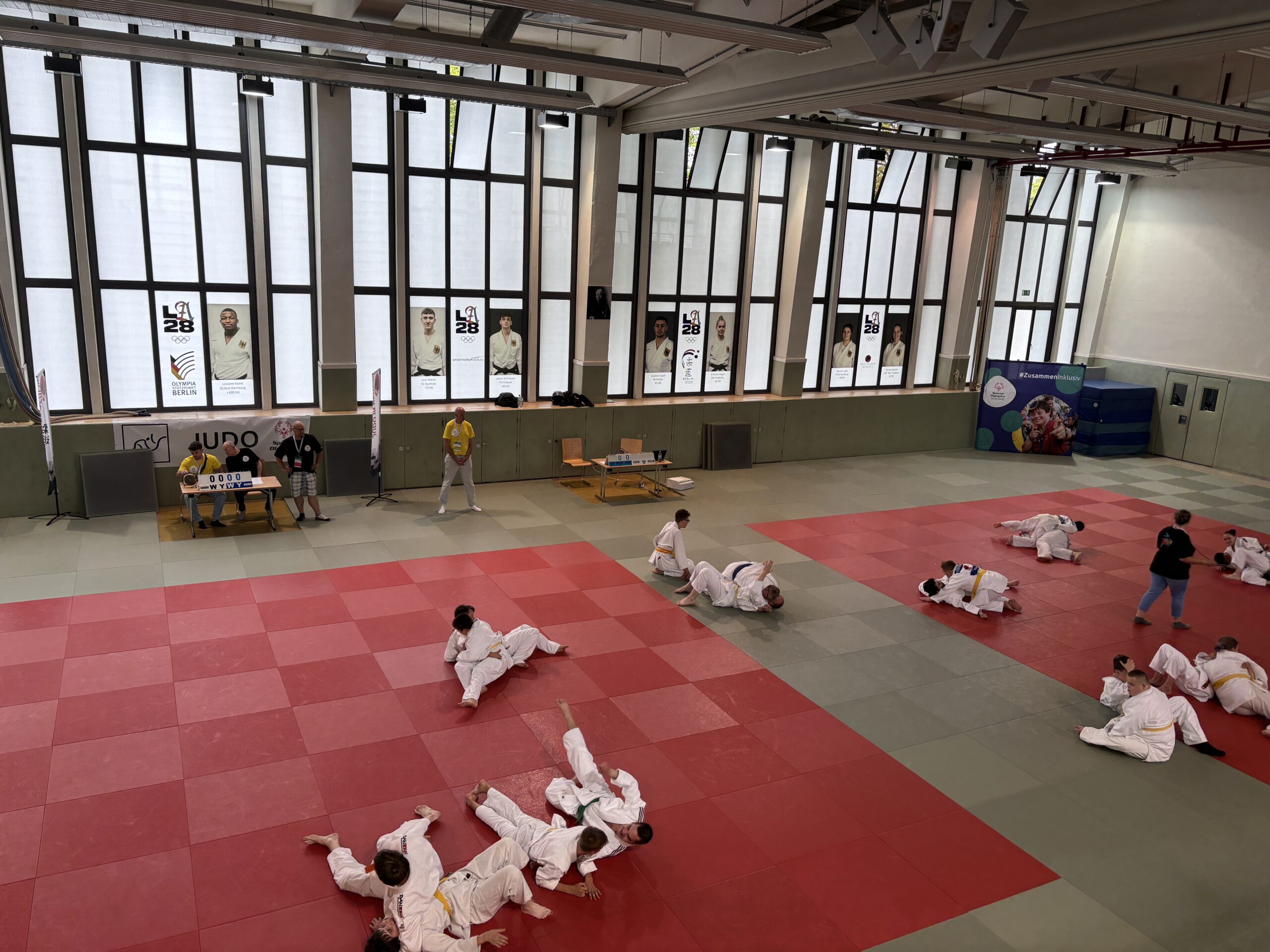Aufwärmprogramm vor den Judo-Wettbewerben