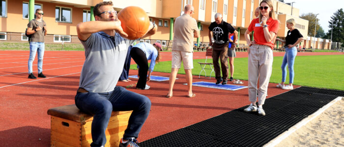 Medizinballstoßen